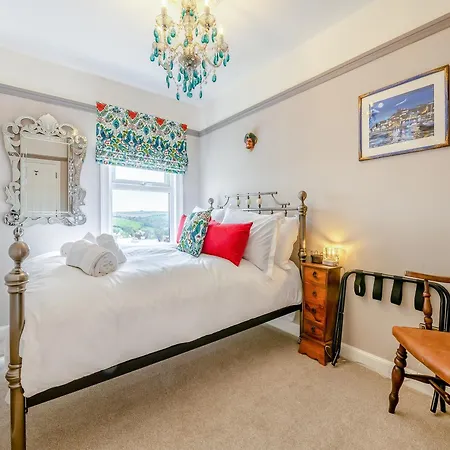 The Pirate's Palace * Whitby